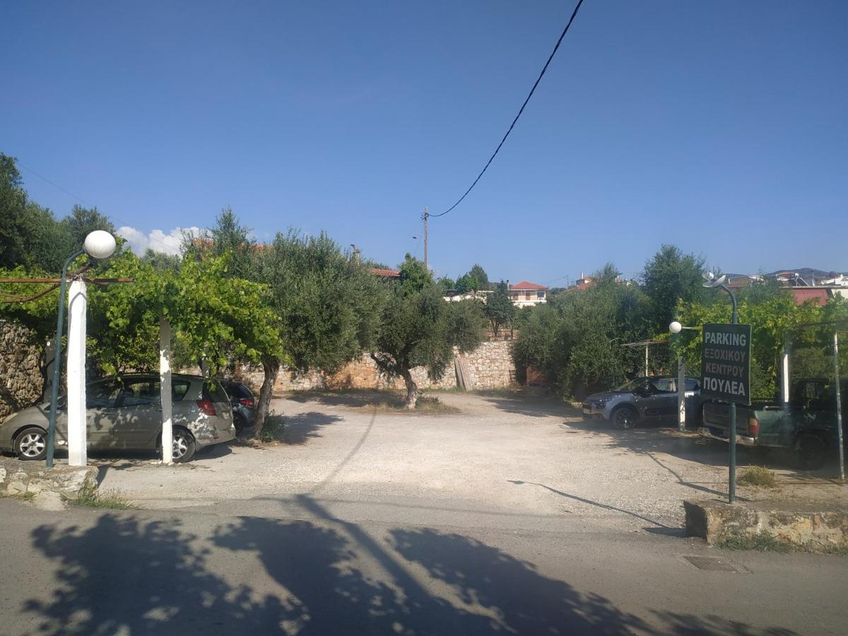 Poulea Rooms Kalamata Exterior foto